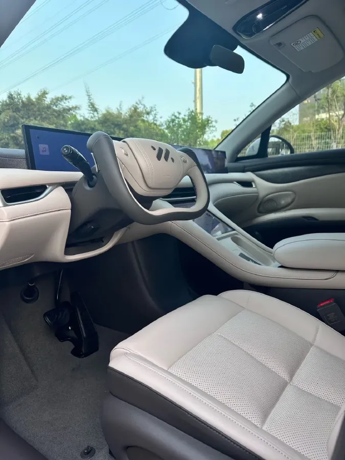 2025 IM LS6 BEV 83KWH,autocango,china used car exporter,china ev exporter,chinese used car exporter,chinese used ev exporter