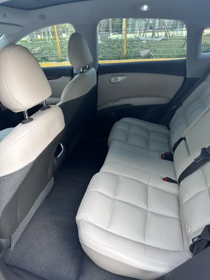 2025 IM LS6 BEV 83KWH,autocango,china used car exporter,china ev exporter,chinese used car exporter,chinese used ev exporter