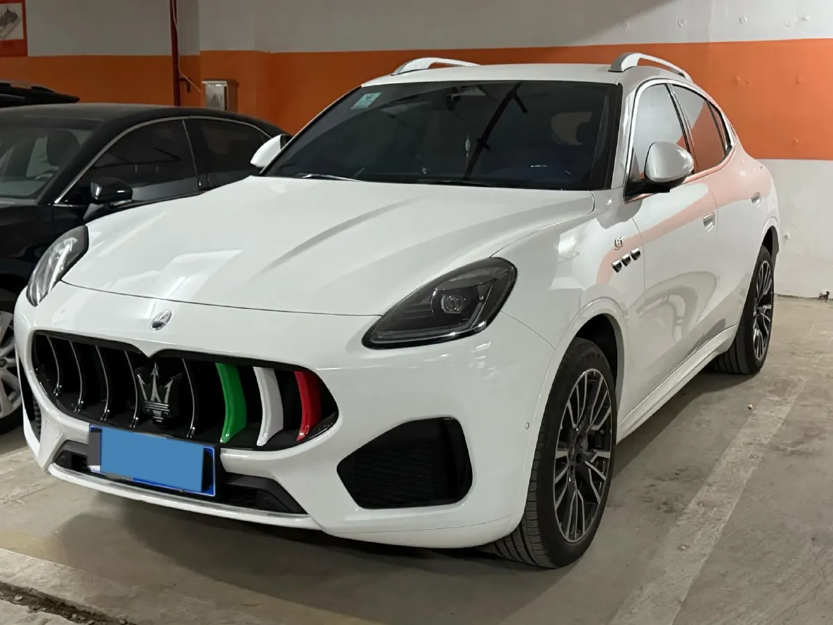 2022 Maserati Levante 2.0T 330HP L4 8AT,autocango,china used car exporter,china ev exporter,chinese used car exporter,chinese used ev exporter