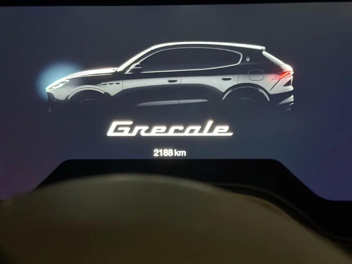2022 Maserati Levante 2.0T 330HP L4 8AT,autocango,china used car exporter,china ev exporter,chinese used car exporter,chinese used ev exporter