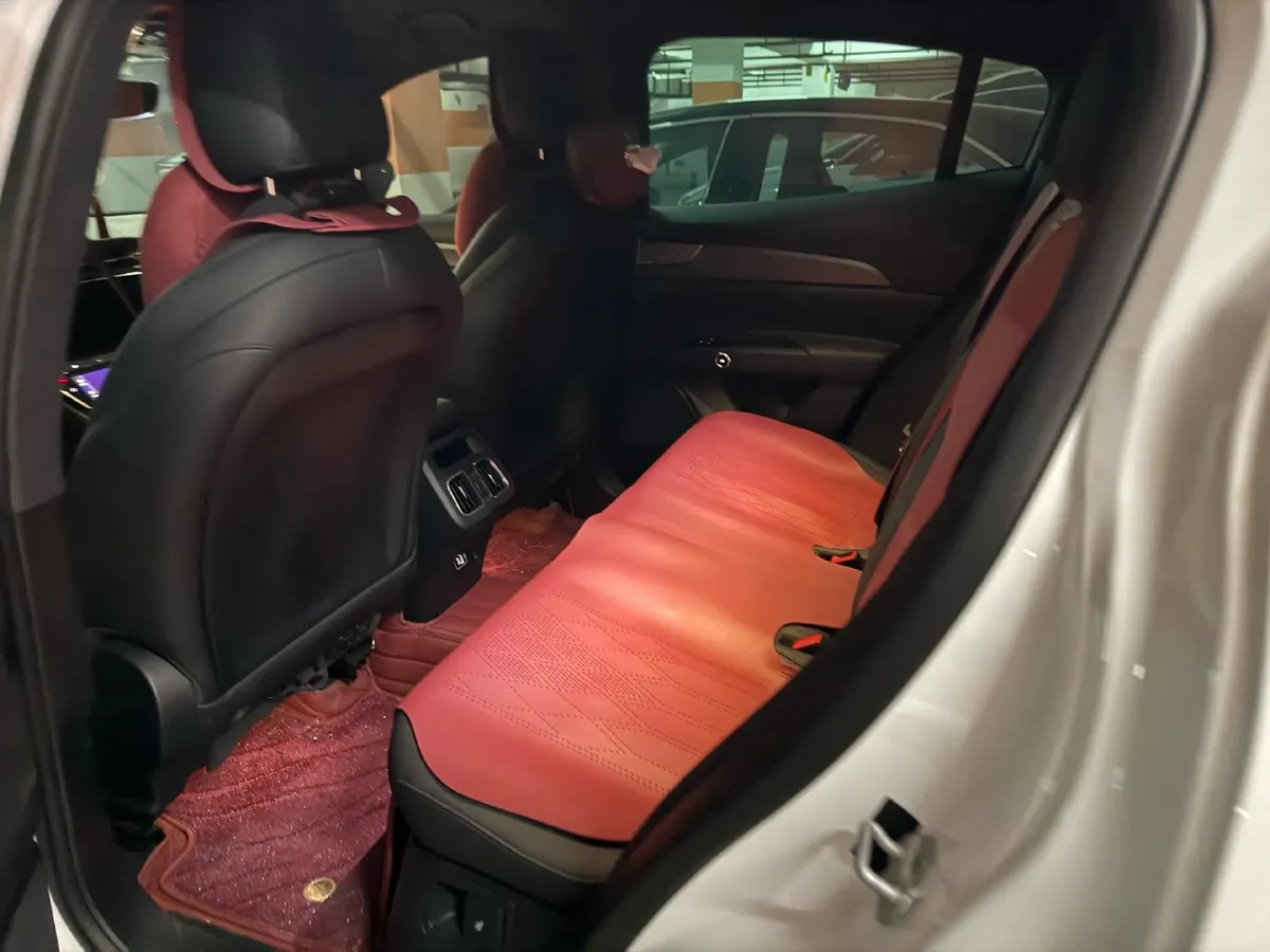 2022 Maserati Levante 2.0T 330HP L4 8AT,autocango,china used car exporter,china ev exporter,chinese used car exporter,chinese used ev exporter