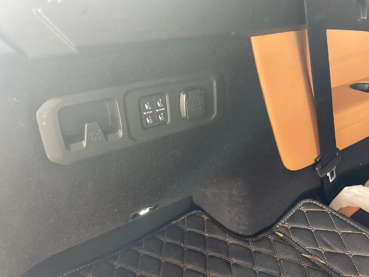 2024 LYNK&CO 09 2.0T 254HP L4 8AT,autocango,china used car exporter,china ev exporter,chinese used car exporter,chinese used ev exporter
