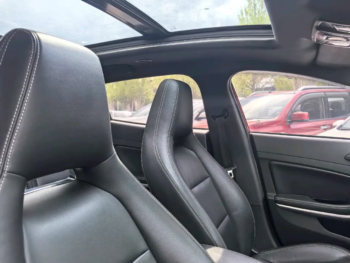 2018 Landwind XiaoYao 1.5T 163HP L4 CVT,autocango,china used car exporter,china ev exporter,chinese used car exporter,chinese used ev exporter