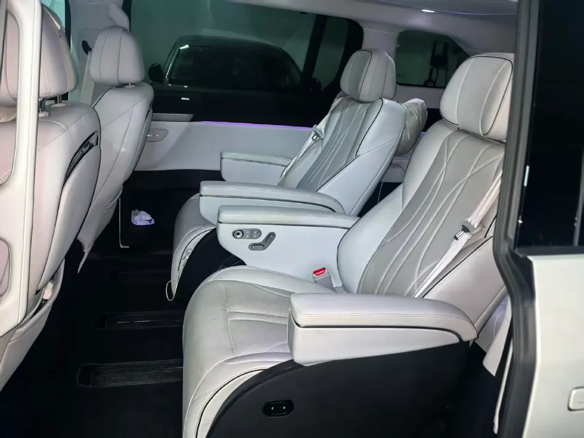 2024 Xpeng X9 BEV 101.5KWH,autocango,china used car exporter,china ev exporter,chinese used car exporter,chinese used ev exporter