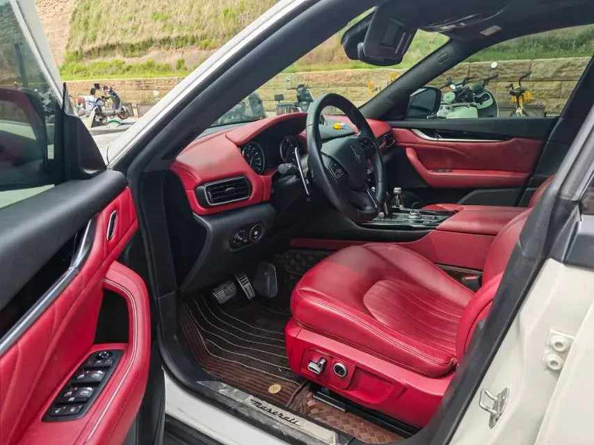 2021 Maserati Levante 3.0T 350HP V6 8AT,autocango,china used car exporter,china ev exporter,chinese used car exporter,chinese used ev exporter