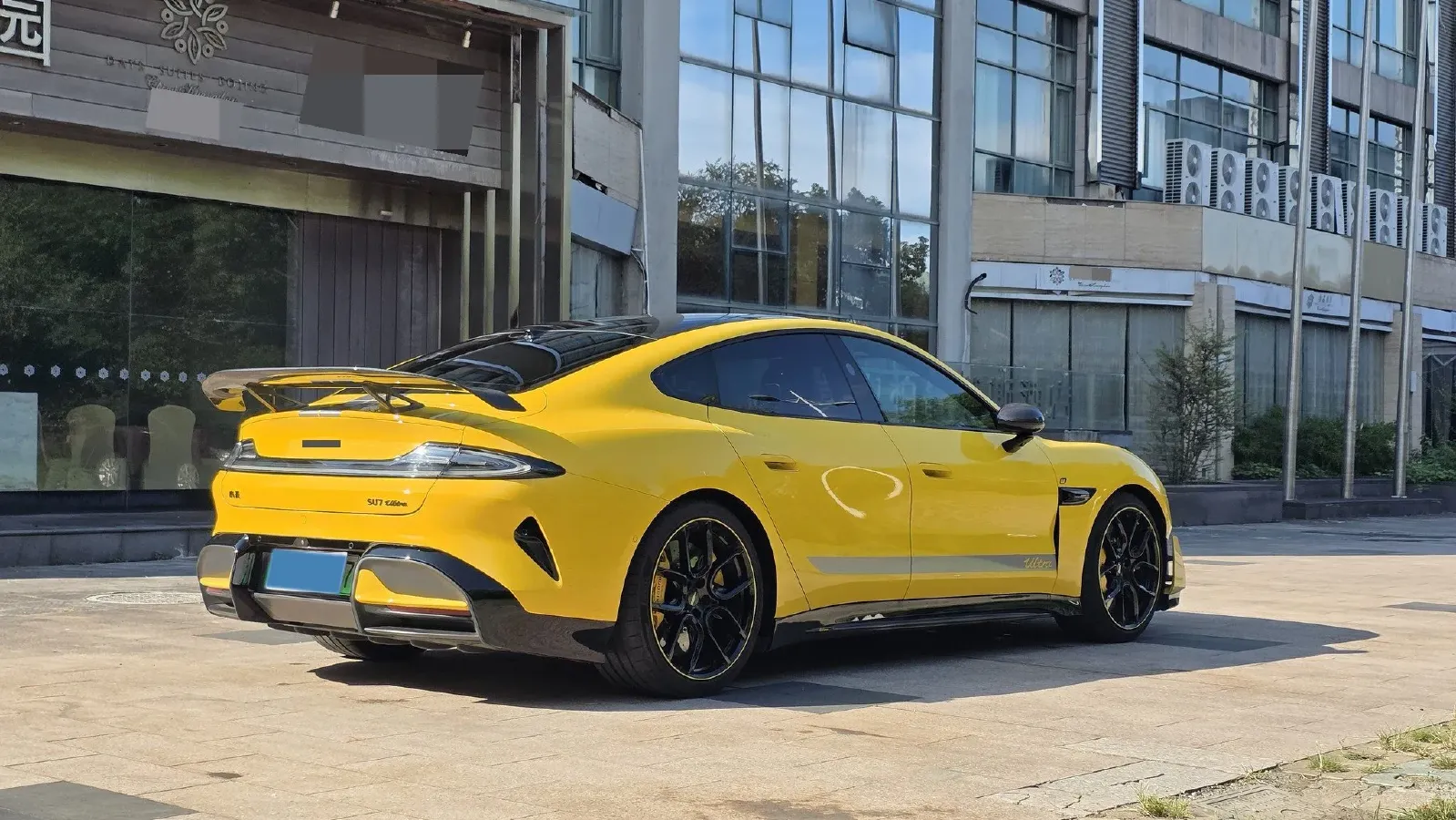 2025 MI SU7 Ultra BEV 93.7KWH,autocango,china used car exporter,china ev exporter,chinese used car exporter,chinese used ev exporter