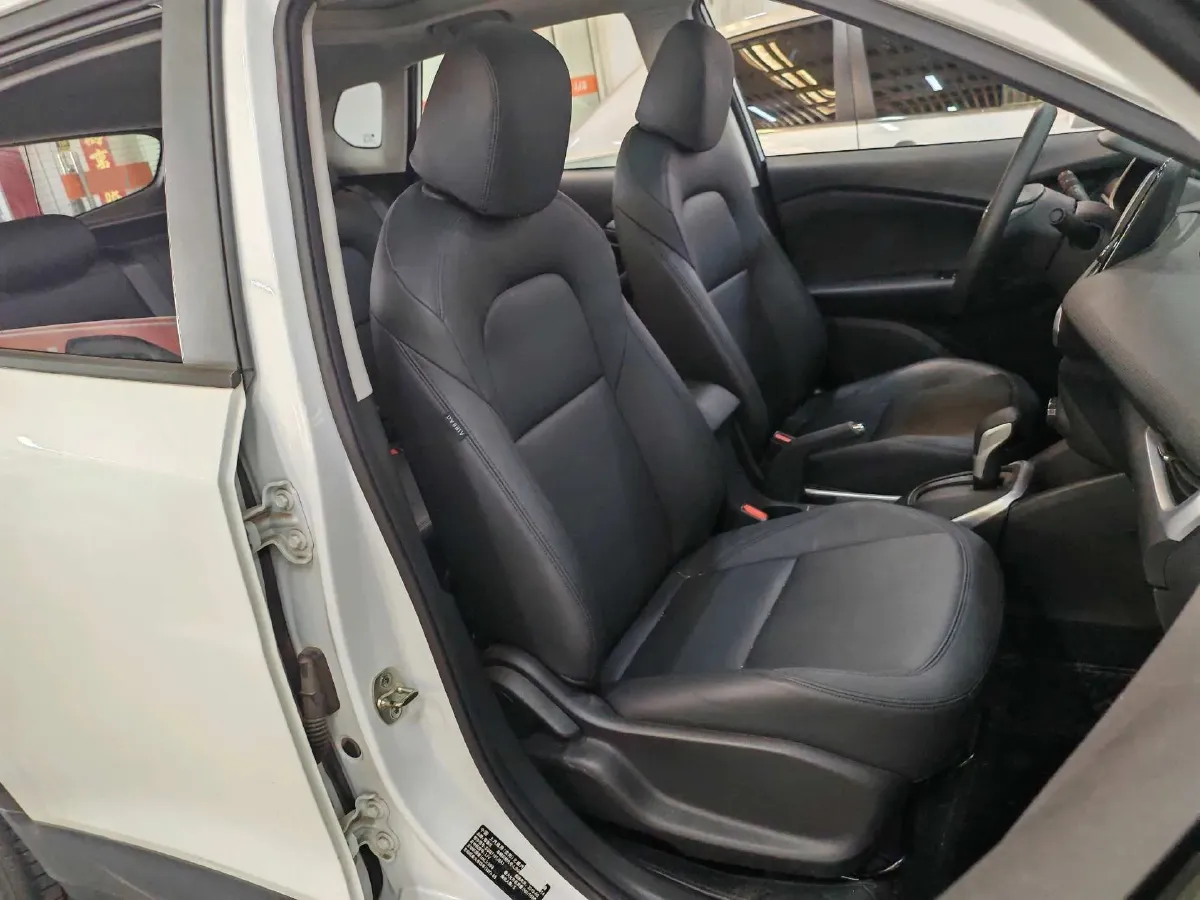 2019 Chevrolet Trax 1.0T 125HP L3 6AT,autocango,china used car exporter,china ev exporter,chinese used car exporter,chinese used ev exporter
