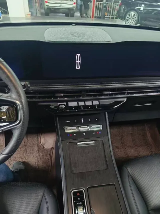 2024 Lincoln Corsair 2.0T 261HP L4 8AT,autocango,china used car exporter,china ev exporter,chinese used car exporter,chinese used ev exporter