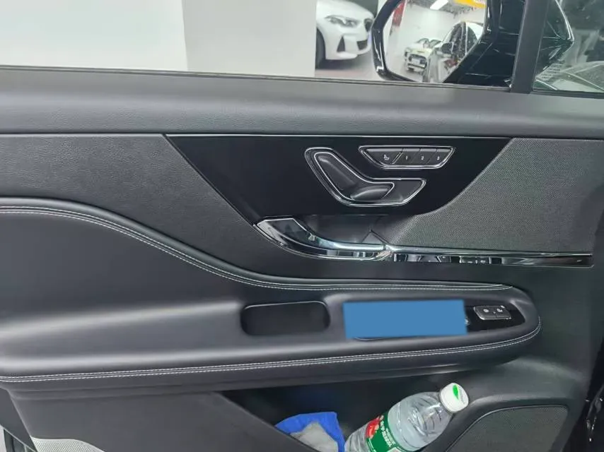 2024 Lincoln Corsair 2.0T 261HP L4 8AT,autocango,china used car exporter,china ev exporter,chinese used car exporter,chinese used ev exporter