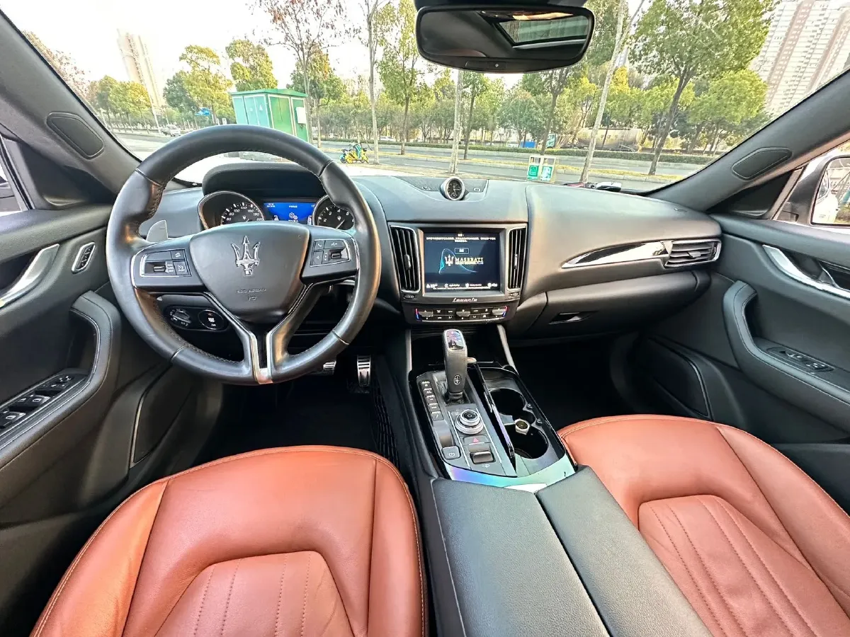 2019 Maserati Levante 3.0T 350HP V6 8AT,autocango,china used car exporter,china ev exporter,chinese used car exporter,chinese used ev exporter