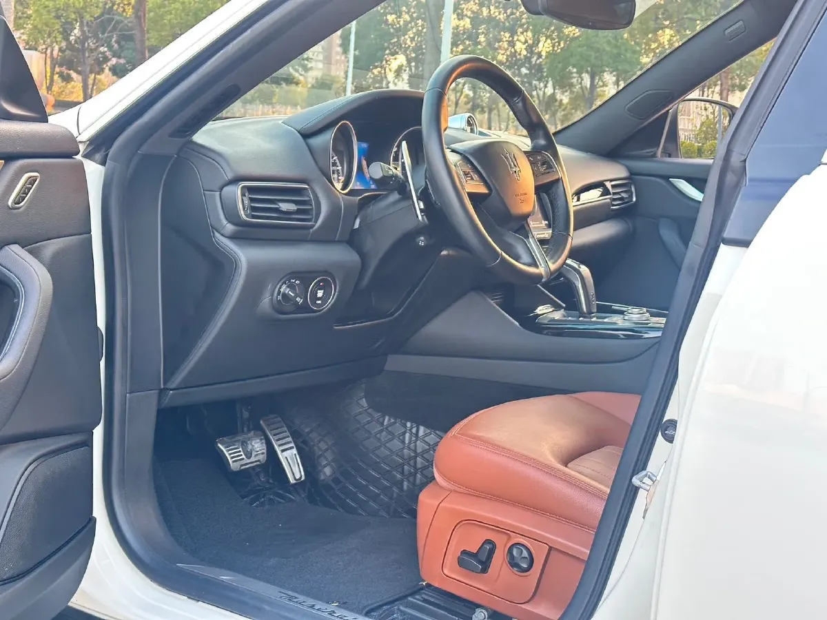 2019 Maserati Levante 3.0T 350HP V6 8AT,autocango,china used car exporter,china ev exporter,chinese used car exporter,chinese used ev exporter