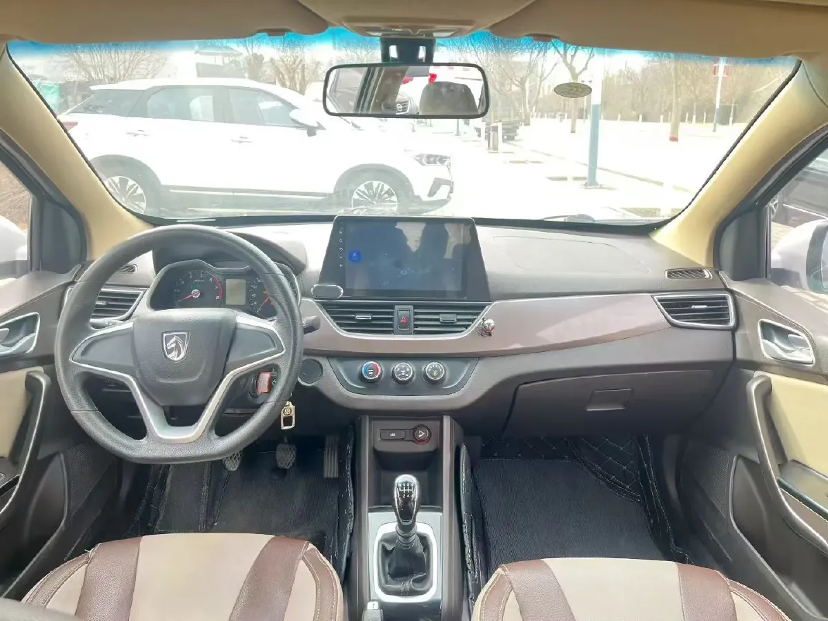 2017 BaoJun 310W 1.5L 112HP L4 6MT,autocango,china used car exporter,china ev exporter,chinese used car exporter,chinese used ev exporter