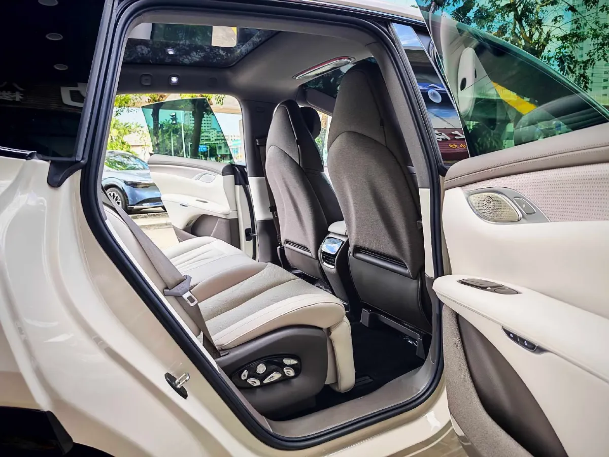 2023 IM LS7 BEV 90KWH,autocango,china used car exporter,china ev exporter,chinese used car exporter,chinese used ev exporter