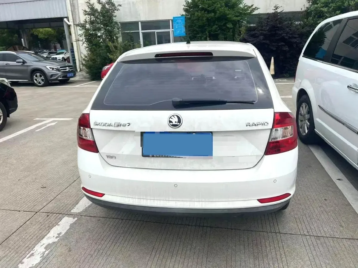2018 Skoda Rapid Spaceback 1.6L 110HP L4 5MT,autocango,china used car exporter,china ev exporter,chinese used car exporter,chinese used ev exporter