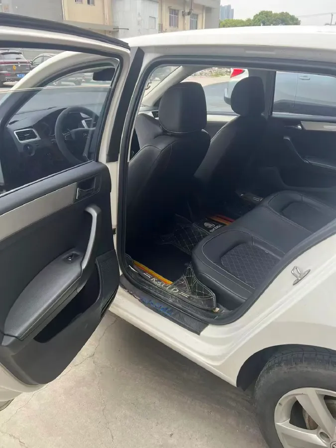 2018 Skoda Rapid Spaceback 1.6L 110HP L4 5MT,autocango,china used car exporter,china ev exporter,chinese used car exporter,chinese used ev exporter