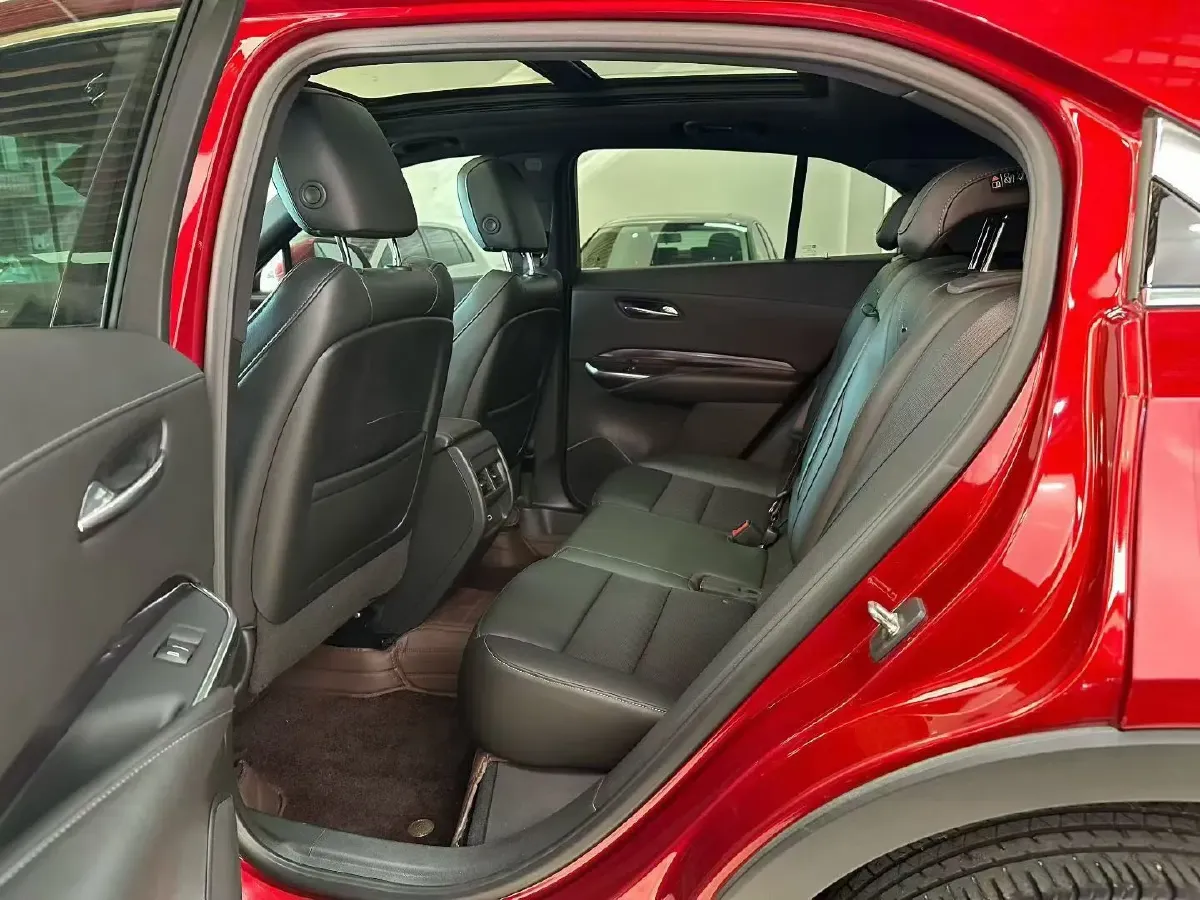 2021 Cadillac XT4 2.0T 237HP L4 9AT,autocango,china used car exporter,china ev exporter,chinese used car exporter,chinese used ev exporter