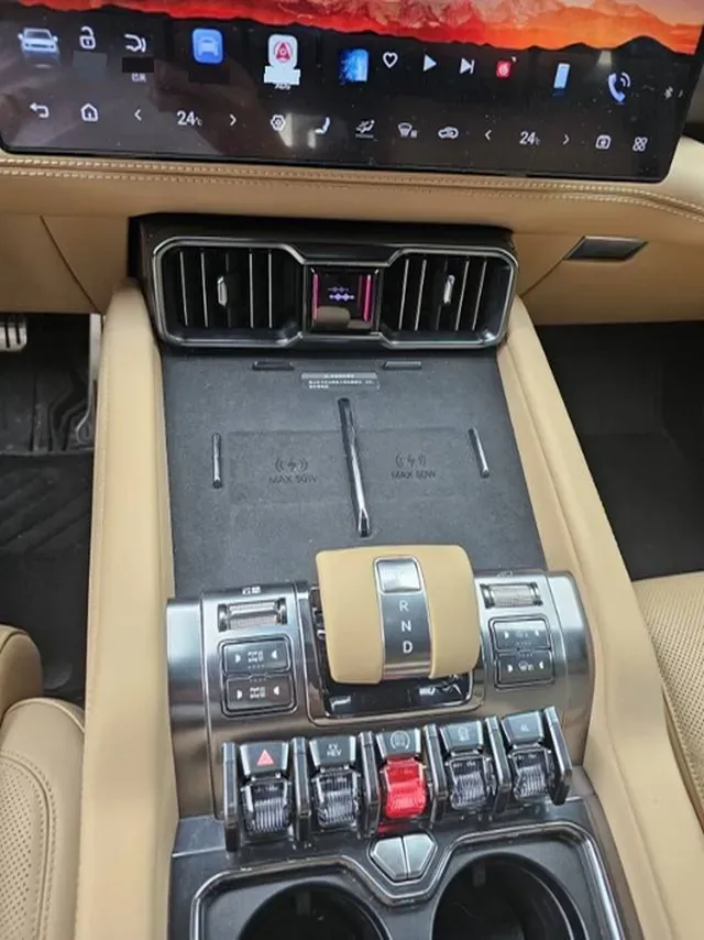 2025 FangChengBao Bao 8 2.0T 245HP L4 E-CVT PHEV 36.8KWH,autocango,china used car exporter,china ev exporter,chinese used car exporter,chinese used ev exporter