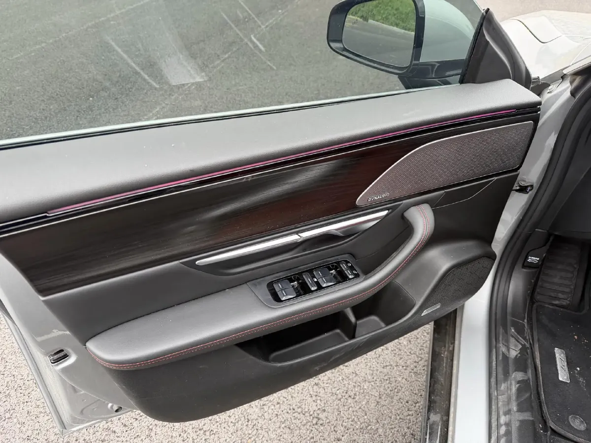 2020 DS 7 1.6T 215HP L4 8AT,autocango,china used car exporter,china ev exporter,chinese used car exporter,chinese used ev exporter