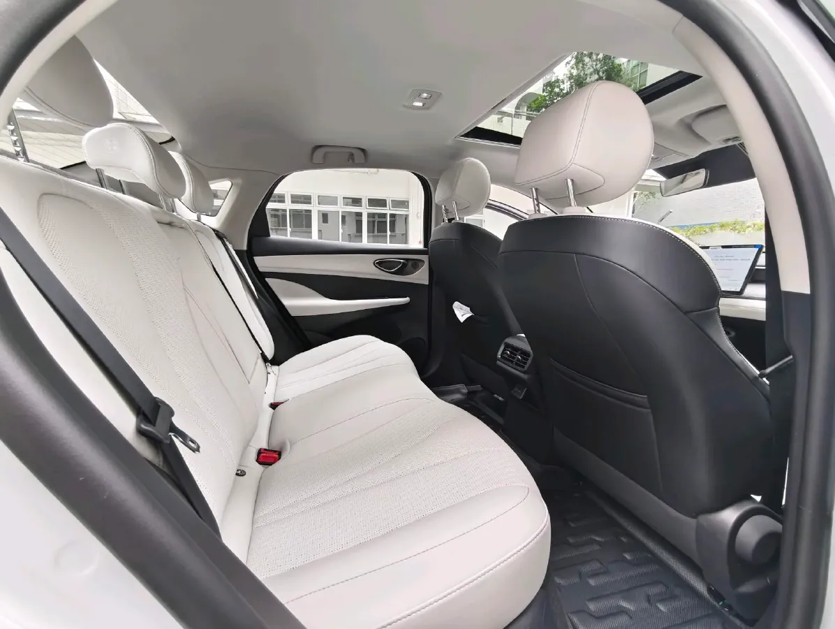 2025 BYD Seal05 DM-i 1.5L 101HP L4 E-CVT PHEV 15.87KWH,autocango,china used car exporter,china ev exporter,chinese used car exporter,chinese used ev exporter