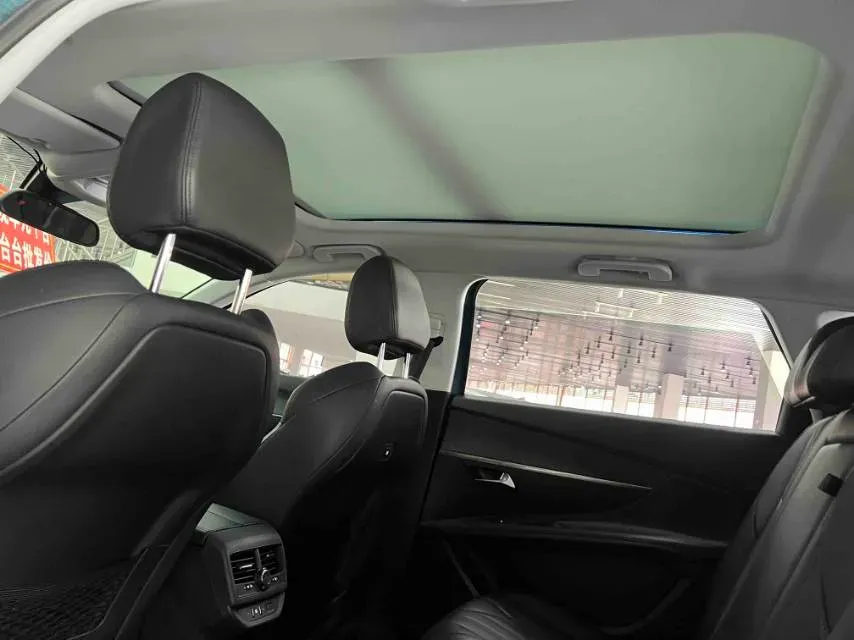 2017 Peugeot 5008 1.8T 204HP L4 6AT,autocango,china used car exporter,china ev exporter,chinese used car exporter,chinese used ev exporter