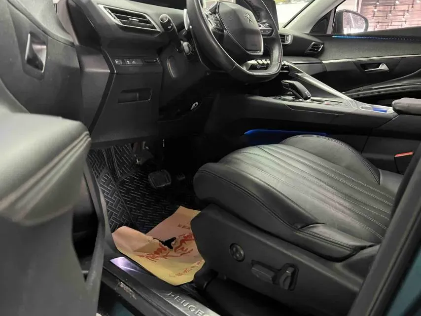 2017 Peugeot 5008 1.8T 204HP L4 6AT,autocango,china used car exporter,china ev exporter,chinese used car exporter,chinese used ev exporter