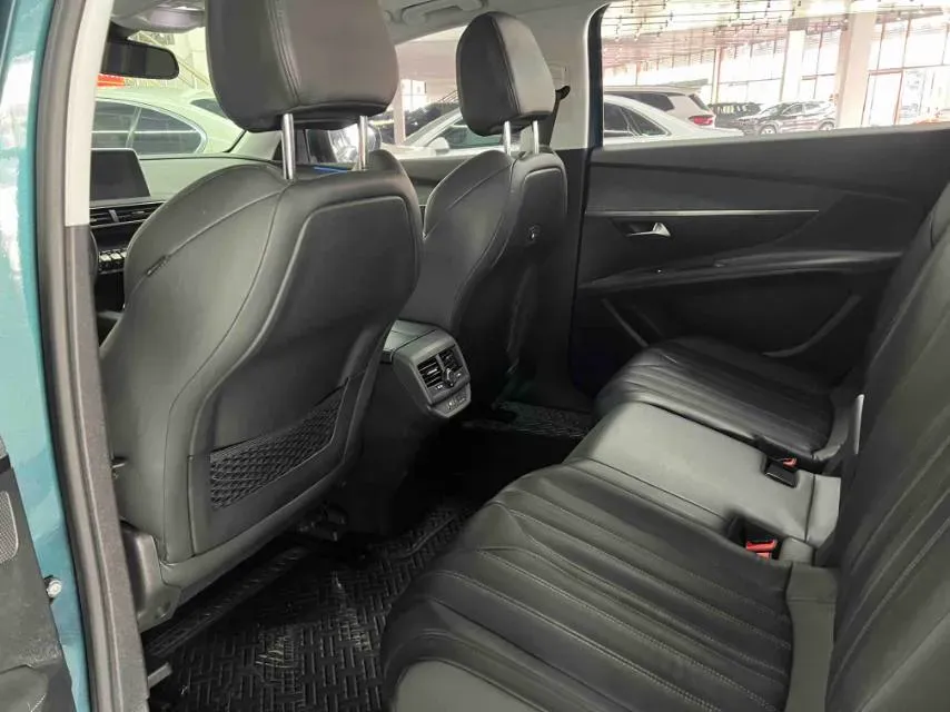 2017 Peugeot 5008 1.8T 204HP L4 6AT,autocango,china used car exporter,china ev exporter,chinese used car exporter,chinese used ev exporter