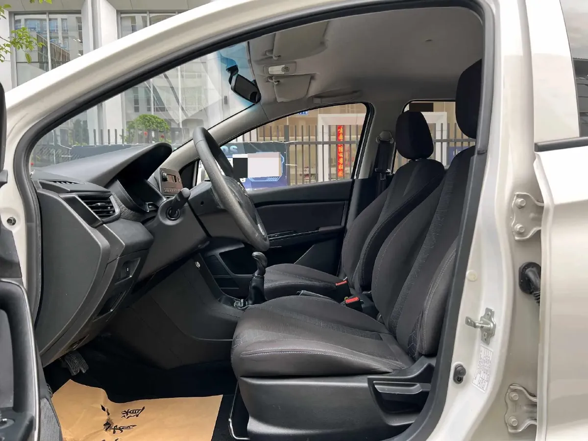 2020 BaoJun 310 1.2L 80HP L4 5MT,autocango,china used car exporter,china ev exporter,chinese used car exporter,chinese used ev exporter