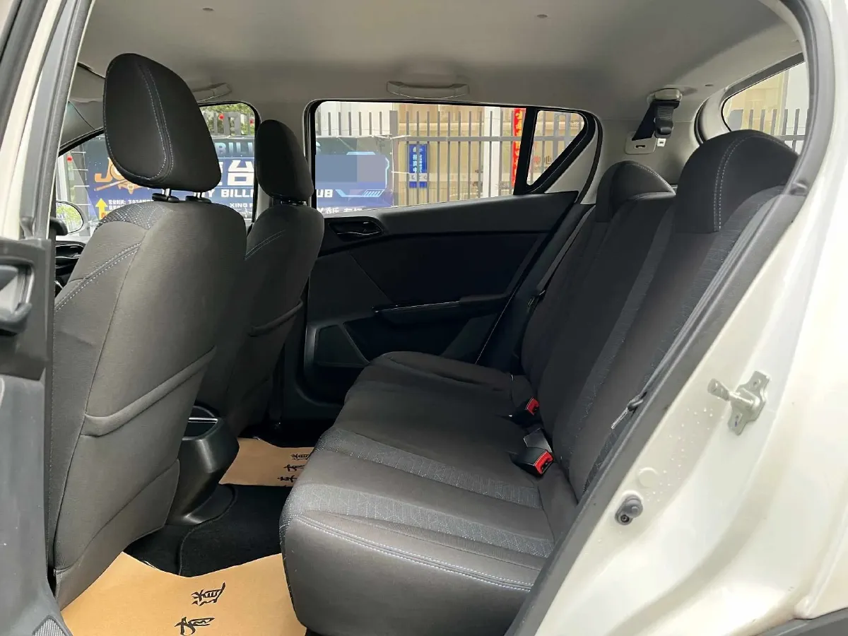 2020 BaoJun 310 1.2L 80HP L4 5MT,autocango,china used car exporter,china ev exporter,chinese used car exporter,chinese used ev exporter