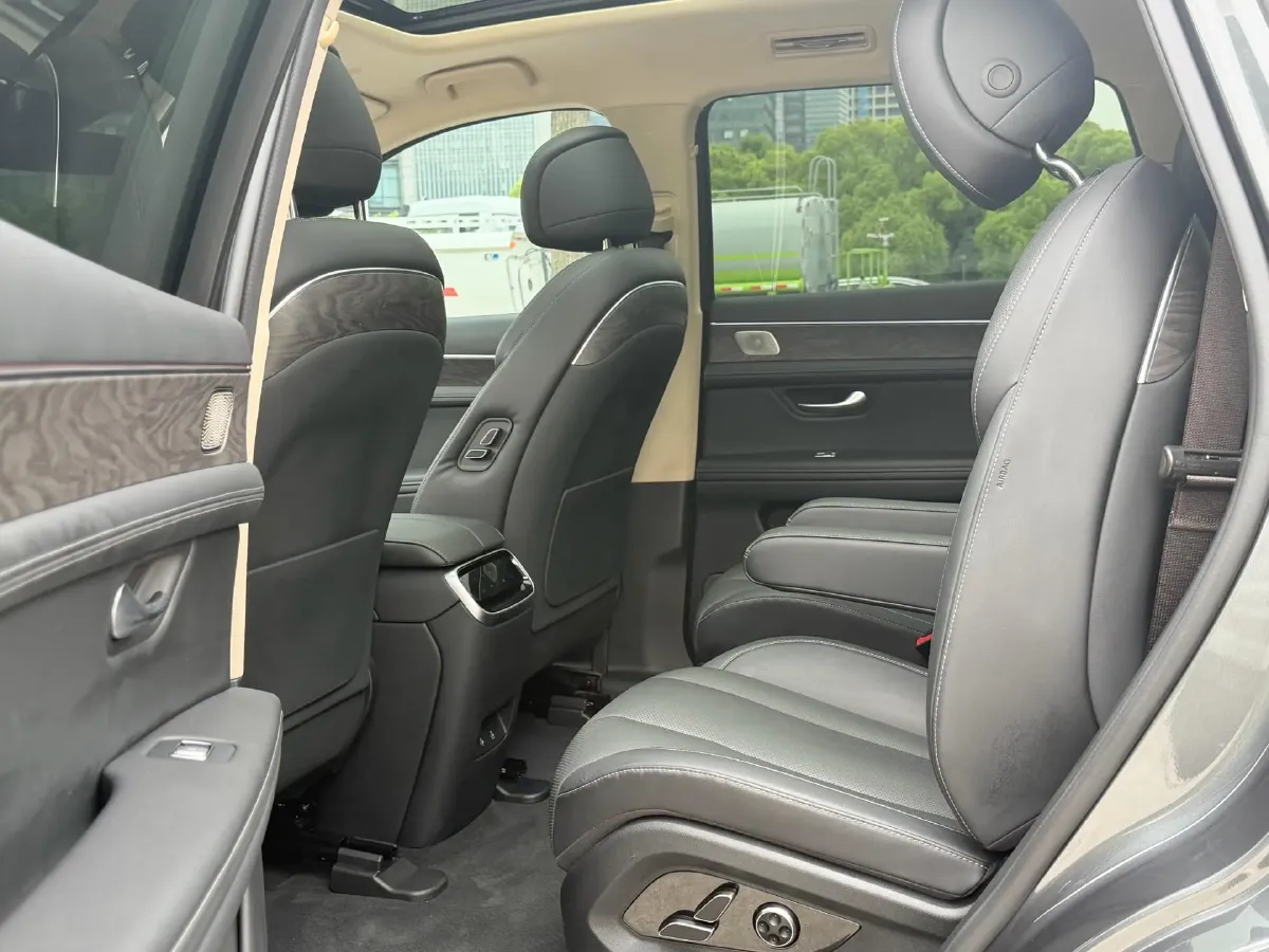 2022 Volvo S60 2.0T 197HP L4 8AT,autocango,china used car exporter,china ev exporter,chinese used car exporter,chinese used ev exporter