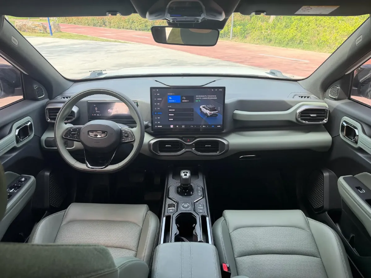 2025 Geely Cowboy 1.5T 181HP L4 7DCT,autocango,china used car exporter,china ev exporter,chinese used car exporter,chinese used ev exporter