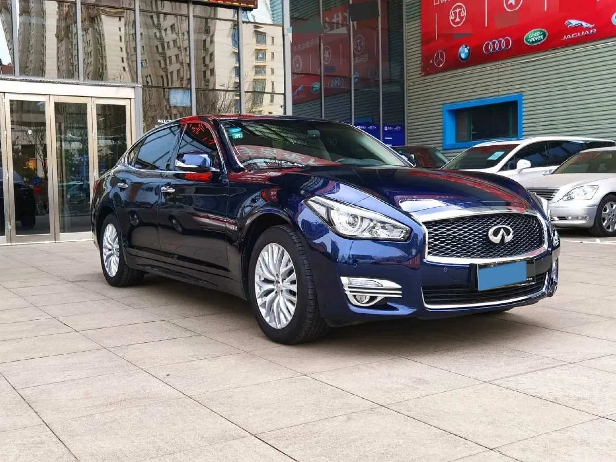 2019 Infiniti Q70 2.0T 211HP L4 7AT,autocango,china used car exporter,china ev exporter,chinese used car exporter,chinese used ev exporter