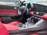 2017 Alfa Romeo Giulia 2.0T 200HP L4 8AT