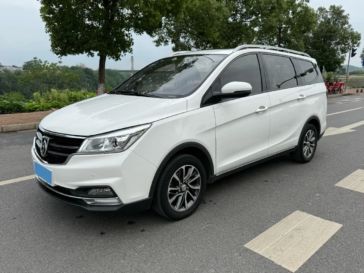 2019 BaoJun 730 1.5T 150HP L4 6MT,autocango,china used car exporter,china ev exporter,chinese used car exporter,chinese used ev exporter