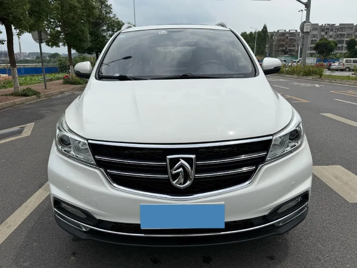 2019 BaoJun 730 1.5T 150HP L4 6MT,autocango,china used car exporter,china ev exporter,chinese used car exporter,chinese used ev exporter