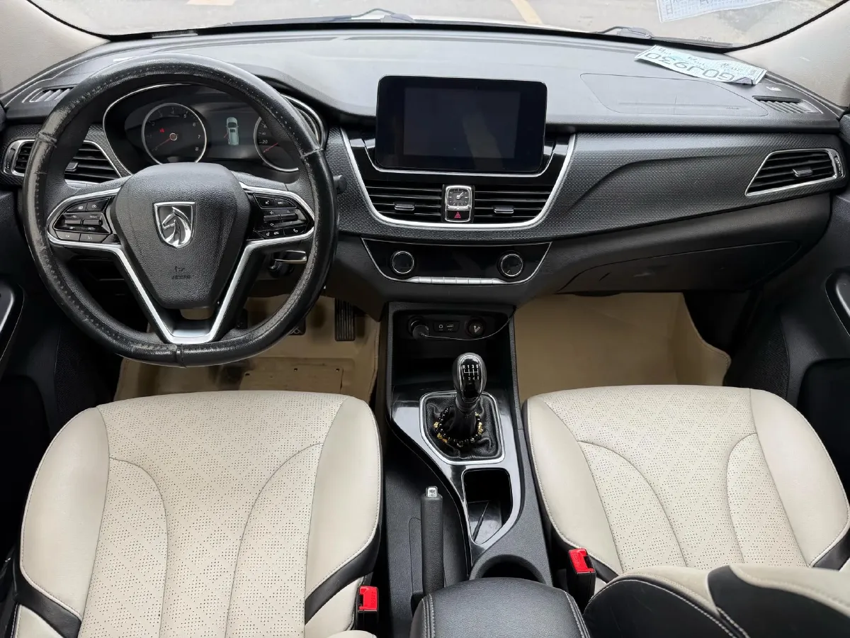 2019 BaoJun 730 1.5T 150HP L4 6MT,autocango,china used car exporter,china ev exporter,chinese used car exporter,chinese used ev exporter