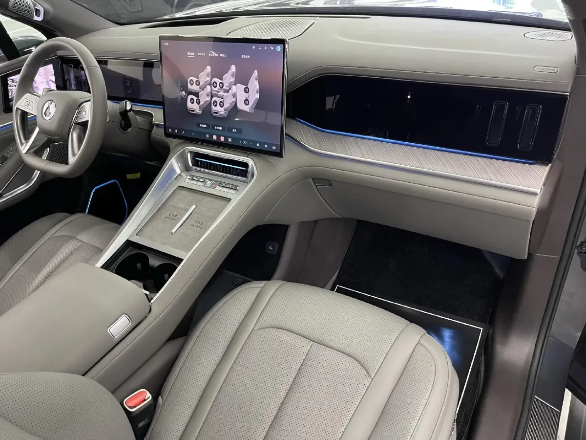 2025 Denza DenzaN9 2.0T 207HP L4 E-CVT PHEV,autocango,china used car exporter,china ev exporter,chinese used car exporter,chinese used ev exporter