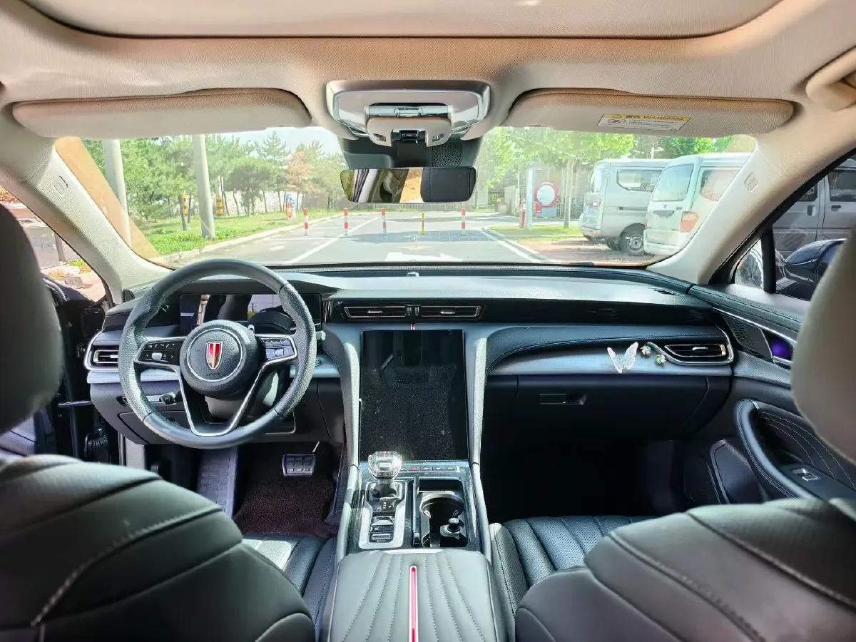 2022 HongQi H5 1.8T 197HP L4 6AT,autocango,china used car exporter,china ev exporter,chinese used car exporter,chinese used ev exporter