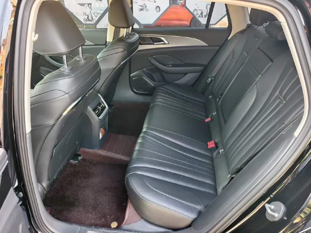 2022 HongQi H5 1.8T 197HP L4 6AT,autocango,china used car exporter,china ev exporter,chinese used car exporter,chinese used ev exporter