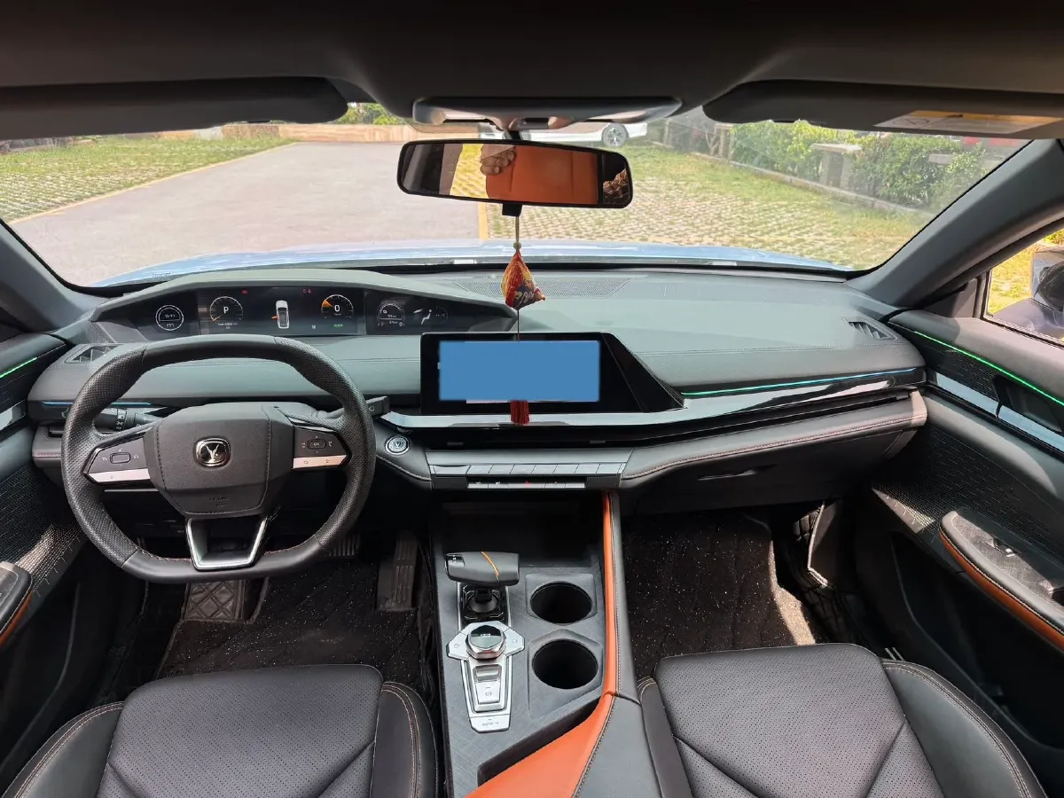 2023 ChangAn UNI-V iDD 1.5T 170HP L4 6TCT PHEV 18.4KWH,autocango,china used car exporter,china ev exporter,chinese used car exporter,chinese used ev exporter