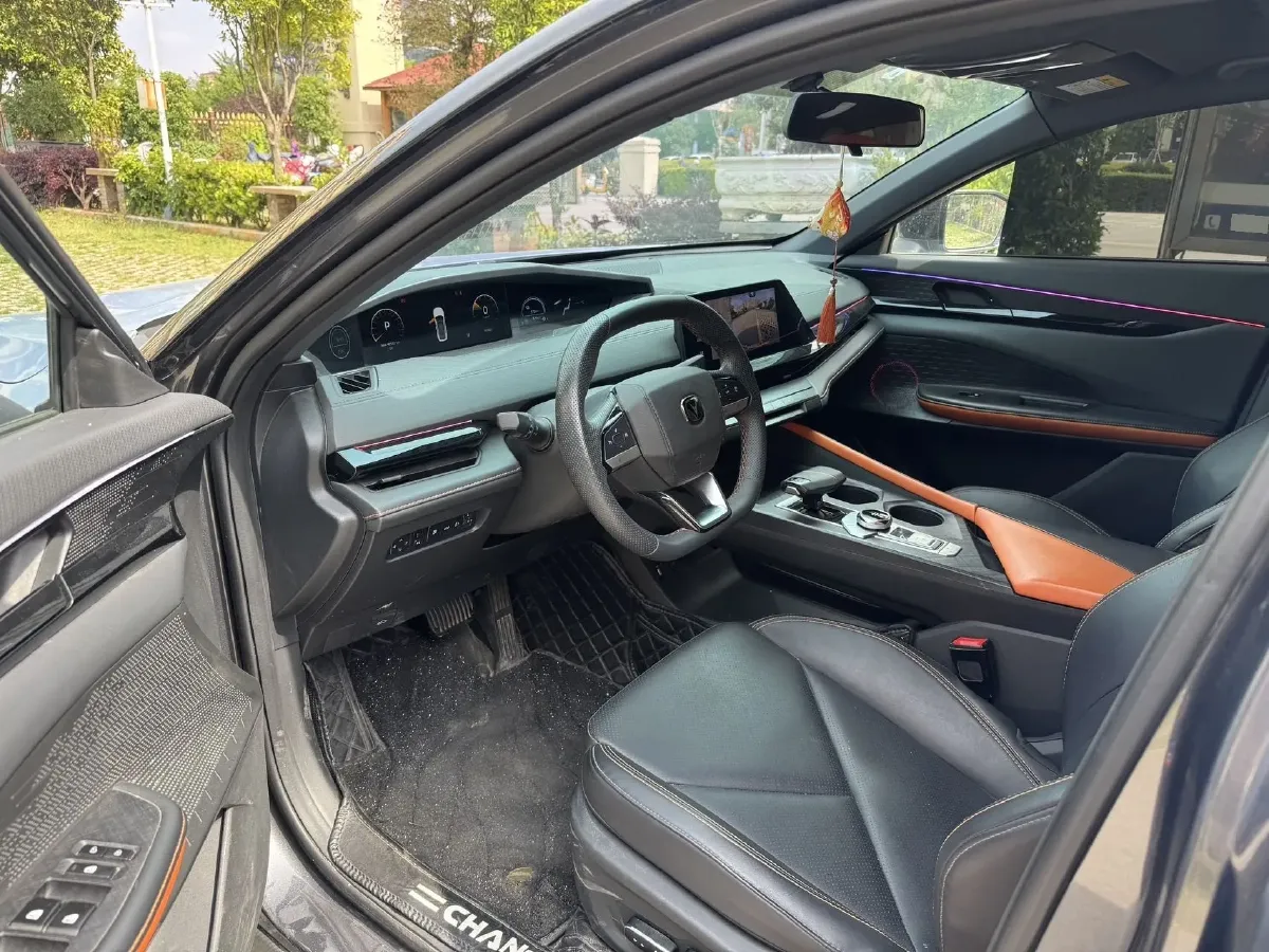 2023 ChangAn UNI-V iDD 1.5T 170HP L4 6TCT PHEV 18.4KWH,autocango,china used car exporter,china ev exporter,chinese used car exporter,chinese used ev exporter