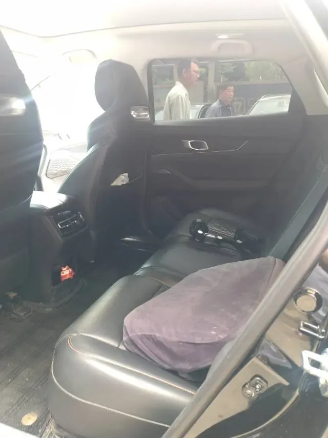 2021 ChangAn UNI-K 2.0T 233HP L4 8AT,autocango,china used car exporter,china ev exporter,chinese used car exporter,chinese used ev exporter