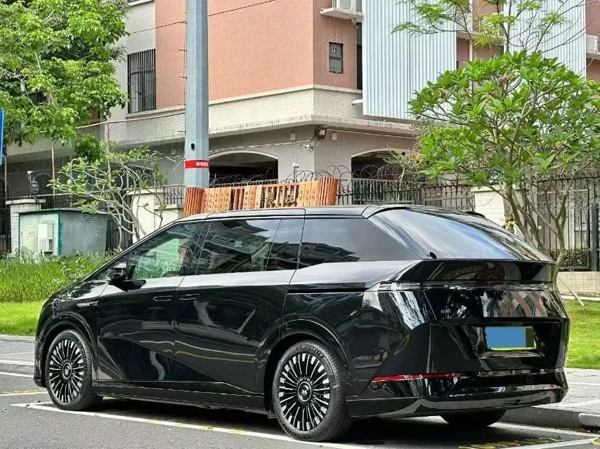 2025 Xpeng X9 BEV,autocango,china used car exporter,china ev exporter,chinese used car exporter,chinese used ev exporter