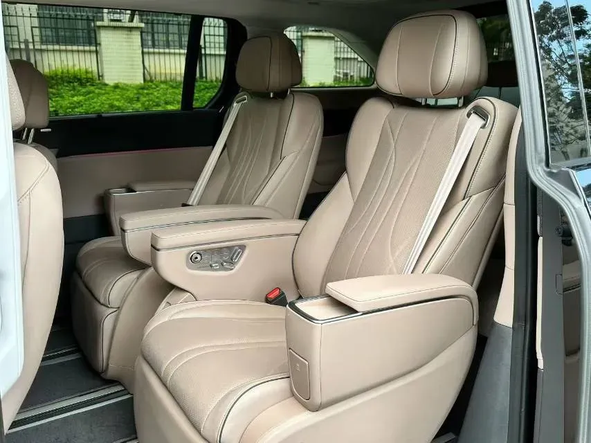 2025 Xpeng X9 BEV,autocango,china used car exporter,china ev exporter,chinese used car exporter,chinese used ev exporter