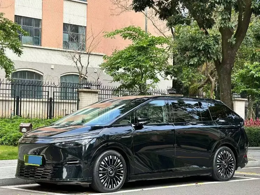 2025 Xpeng X9 BEV,autocango,china used car exporter,china ev exporter,chinese used car exporter,chinese used ev exporter