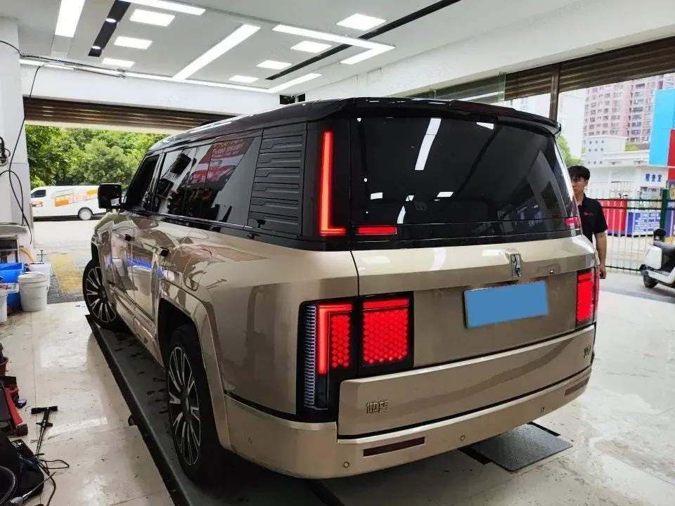 2025 YangWang U8 L REEV 272HP REEV,autocango,china used car exporter,china ev exporter,chinese used car exporter,chinese used ev exporter