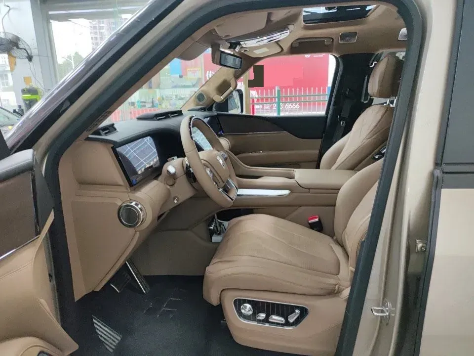 2025 YangWang U8 L REEV 272HP REEV,autocango,china used car exporter,china ev exporter,chinese used car exporter,chinese used ev exporter