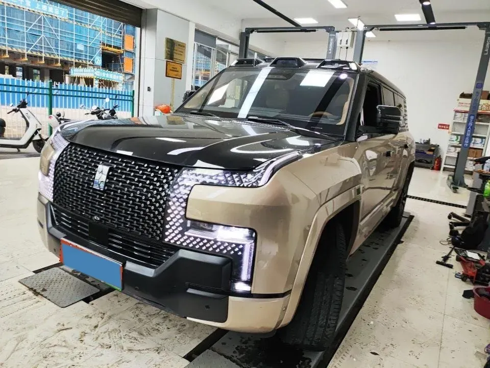 2025 YangWang U8 L REEV 272HP REEV,autocango,china used car exporter,china ev exporter,chinese used car exporter,chinese used ev exporter