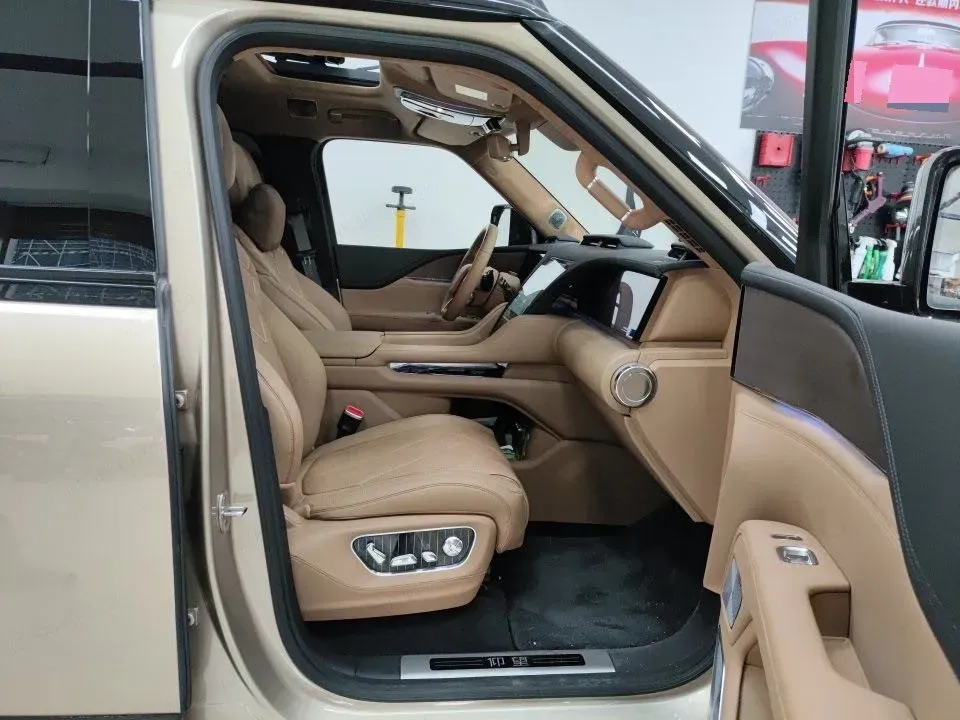 2025 YangWang U8 L REEV 272HP REEV,autocango,china used car exporter,china ev exporter,chinese used car exporter,chinese used ev exporter