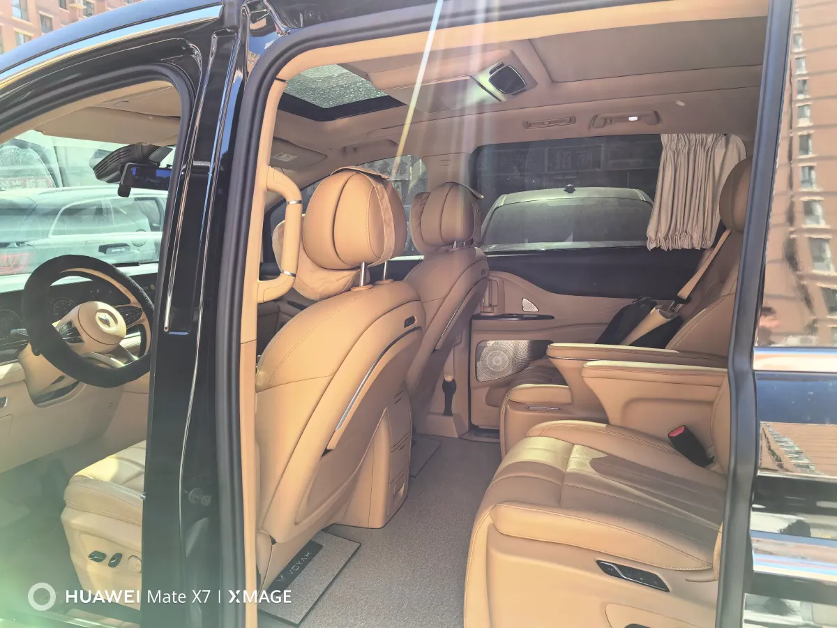 2024 Voyah Dream 1.5T 150HP L4 PHEV 43KWH,autocango,china used car exporter,china ev exporter,chinese used car exporter,chinese used ev exporter