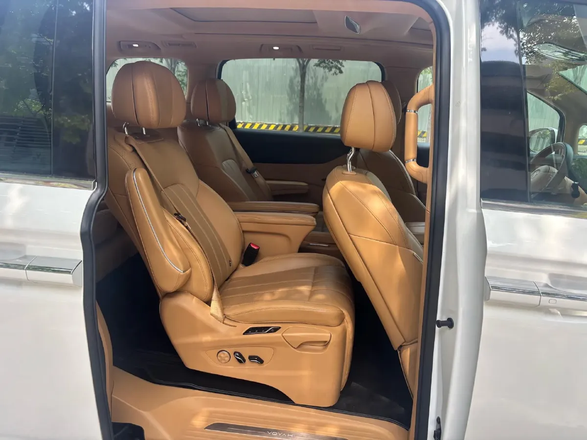 2022 Voyah Dream 1.5T 136HP L4 PHEV 25.57KWH,autocango,china used car exporter,china ev exporter,chinese used car exporter,chinese used ev exporter